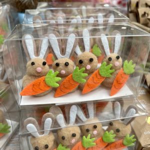Brown Chenille Bunny w Carrot, Pack/4,   6x11x3cm