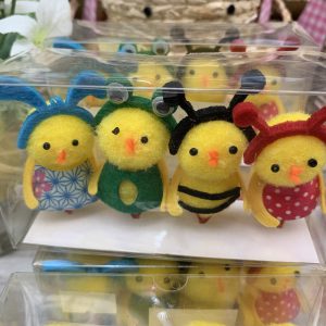 Chenille Chicks w Outfits, Box/4,   6x11x3cm